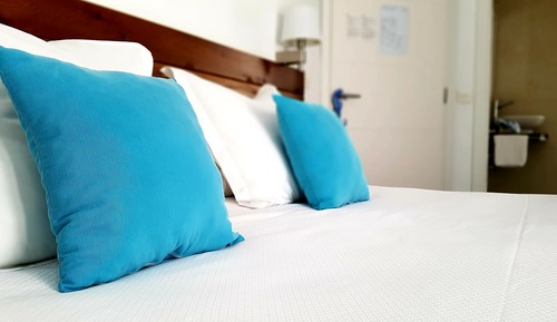 Double or Twin Room, 1 Double or 2 Twin Beds (2)