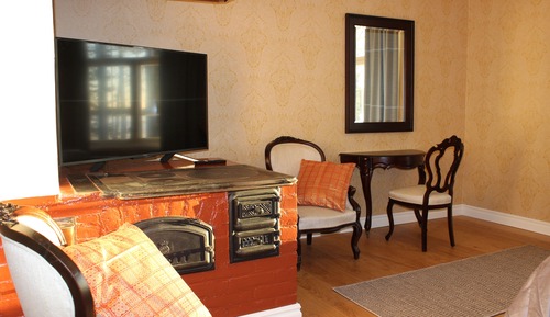 Main Building, Suite 2, Lake View