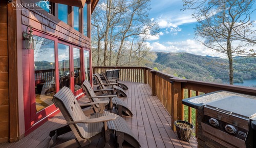 MoonShadow Lakeview Cabin, 3 Bedrooms, Hot Tub, Mountainside