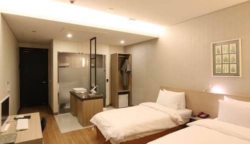Standard Twin Room