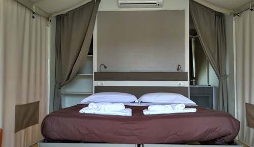Tent (Urban Safari)