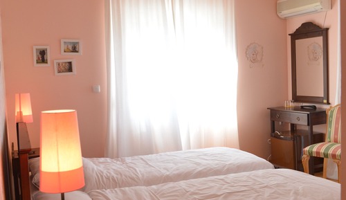 Twin Room, Mountain View
