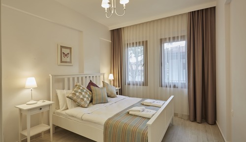 Duplex, Garden View