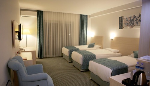 Family Triple Room, City View