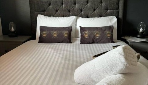 Cottage, Ensuite