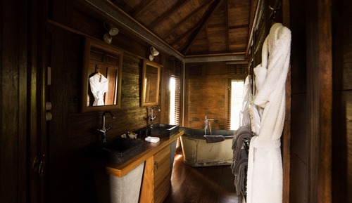 Honeymoon Cabin, 1 King Bed, Hot Tub, Garden View