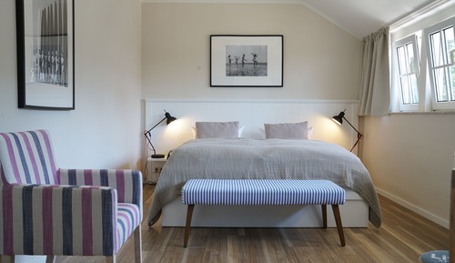 Double Room (Hansen)