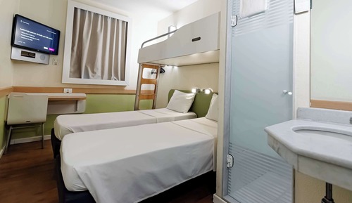 Twin Room, 3 Twin Beds (Functional)
