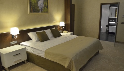Suite with Aquazone access