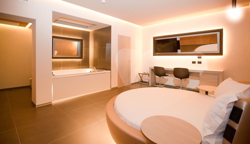 Suite, Hot Tub (Elegance)