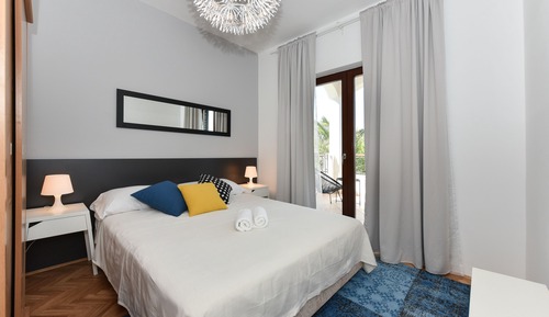 Two Bedroom Apartment Balcony, Pool view (A2)
