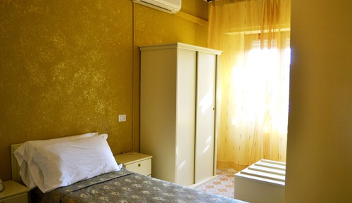 Single Room, Garden View