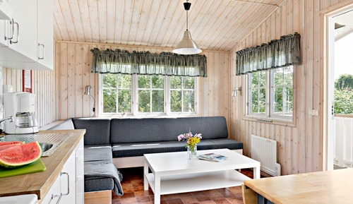 Cottage (Excluding Towels, Sheets, Cleaning)