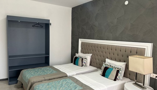 Family Room, 2 Bedrooms