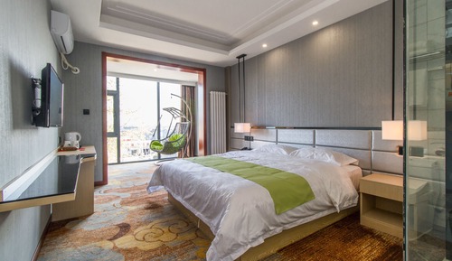 Deluxe King Room 