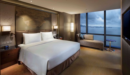 King Executive Corner Room