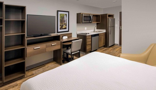 Standard Room, 1 Queen Bed, Non Smoking (Sofa)