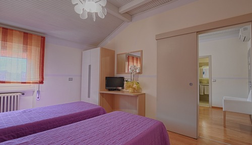 Room, 2 Bedrooms, Connecting Rooms