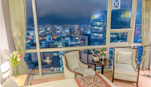 Executive Room, Corner