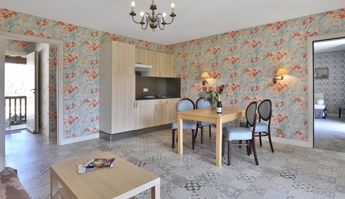 Family Apartment, Balcony (31-32/35-36)