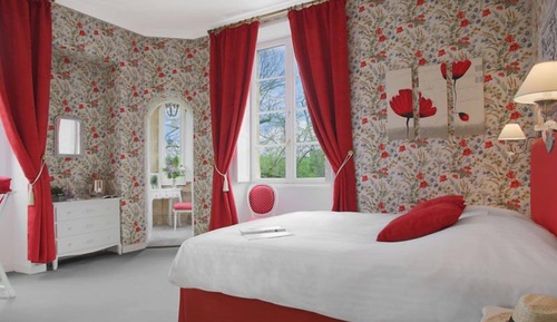 Double Room (Coquelicots)