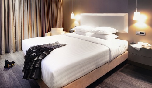 SAZ Suite with Panoramic City and Lake view