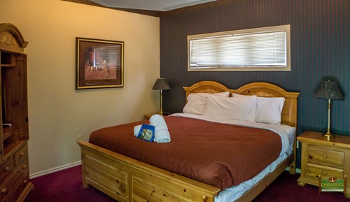 Suite 1 Bedroom, 1 Bath, Fireplace, Hot Tub
