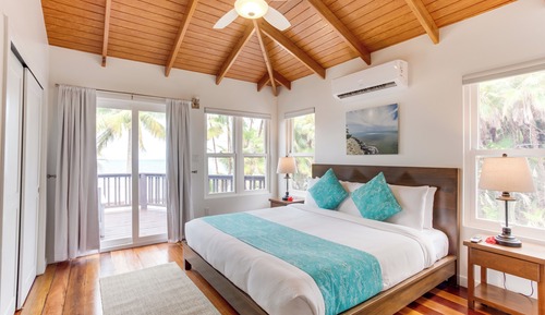 4.5 Bedroom Beach House with Pool