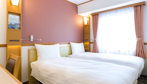 Economy Room, Smoking