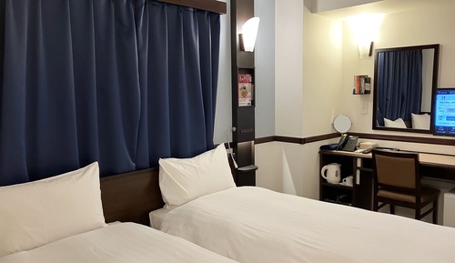 Economy Twin Room, Smoking