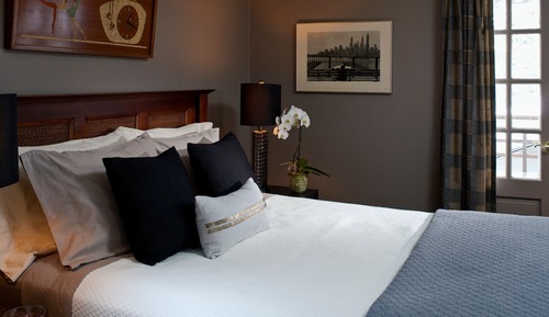 Room, Private Bathroom (Metro)