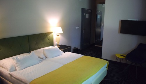 Junior Triple Room, 2 Bedrooms, Accessible, Park View