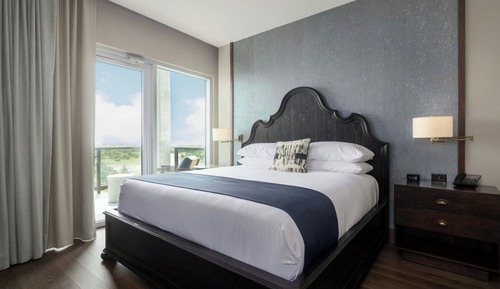 Suite, 1 King Bed, Non Smoking