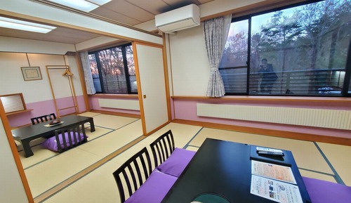 [Japanese Room with 8 + 8 Tatami Mats] Two Rooms, Non-Smoking