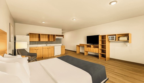 Suite, 1 King Bed, Mobility Accessible, Non Smoking