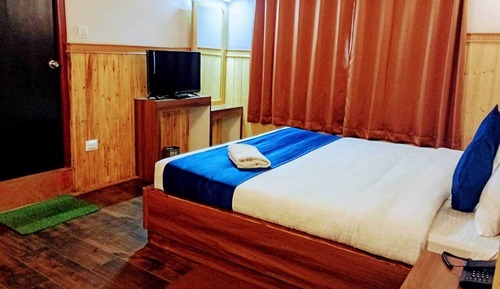 Deluxe Double Room Single Use, City View