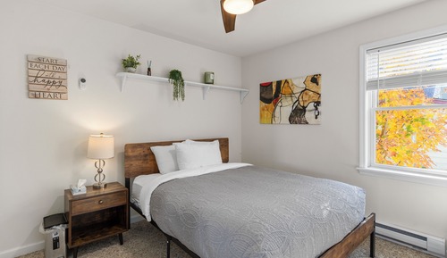 Amazing Mountain Views, 1980 Arena with Free WiFi and Parking