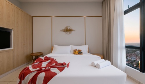 Basic Studio, 1 Queen Bed, Air conditioning, City View