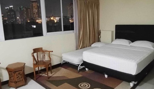 Family Room, City View