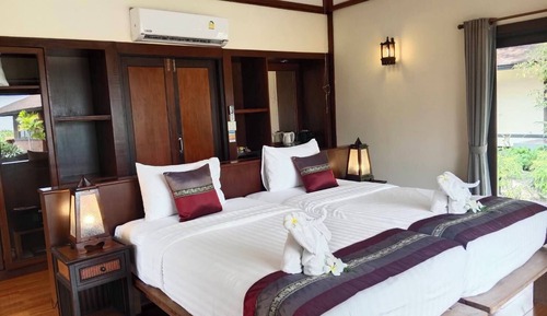Beachfront Villa Twin
