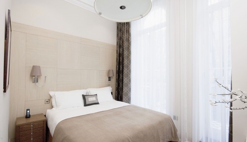 Knightsbridge Suite, Three Bedroom Apartment with Terrace