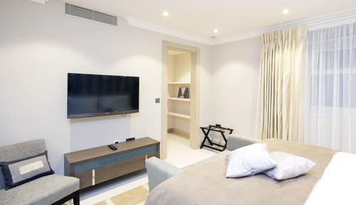 One Bedroom Apartment (Lower Ground Floor)
