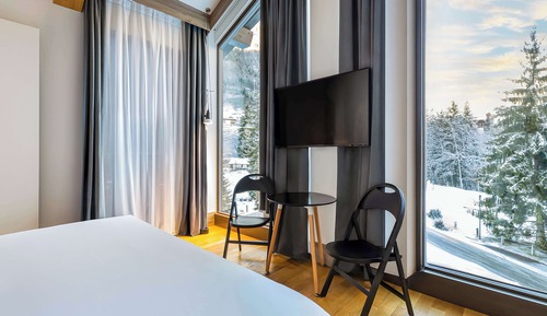 Suite (Quadruple, Duplex Extra Bed 2AD+4CH)
