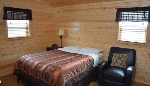 Comfort Cabin, 1 Queen Bed, Kitchenette
