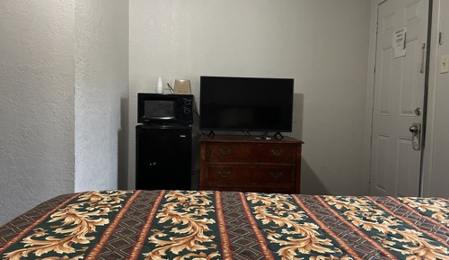 Standard Room, 1 King Bed