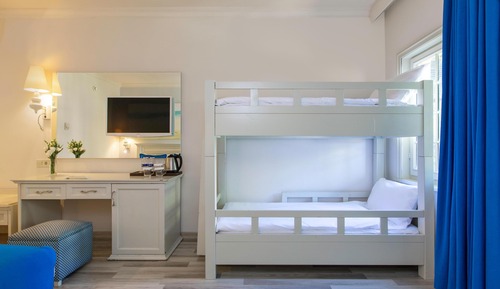 Standard Bunkbed Room