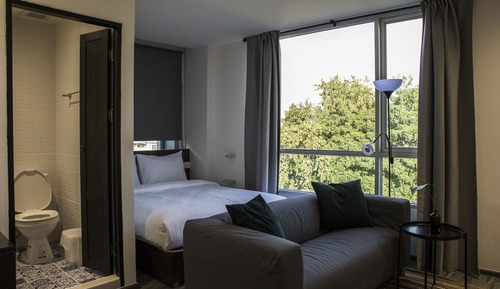 Deluxe Golden Mountain View Room