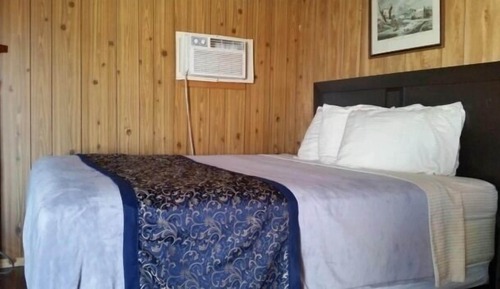 Queen and Twin Room