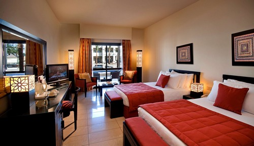 Superior Room, Poolside