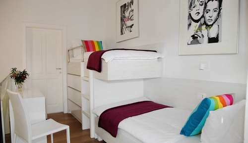 Junior Apartment, 2 Twin Beds, Kitchen, Courtyard View